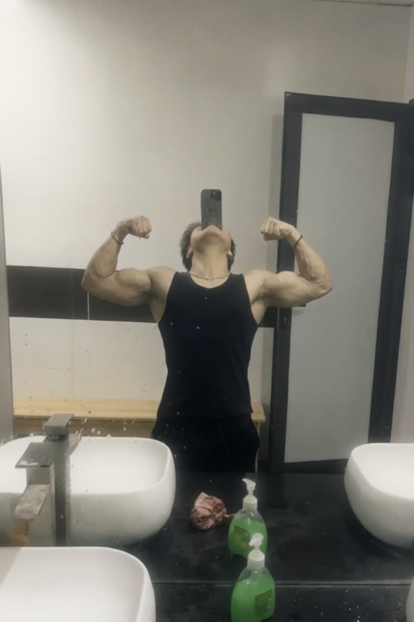 Outdoor photograph in Hạ Long, Vietnam